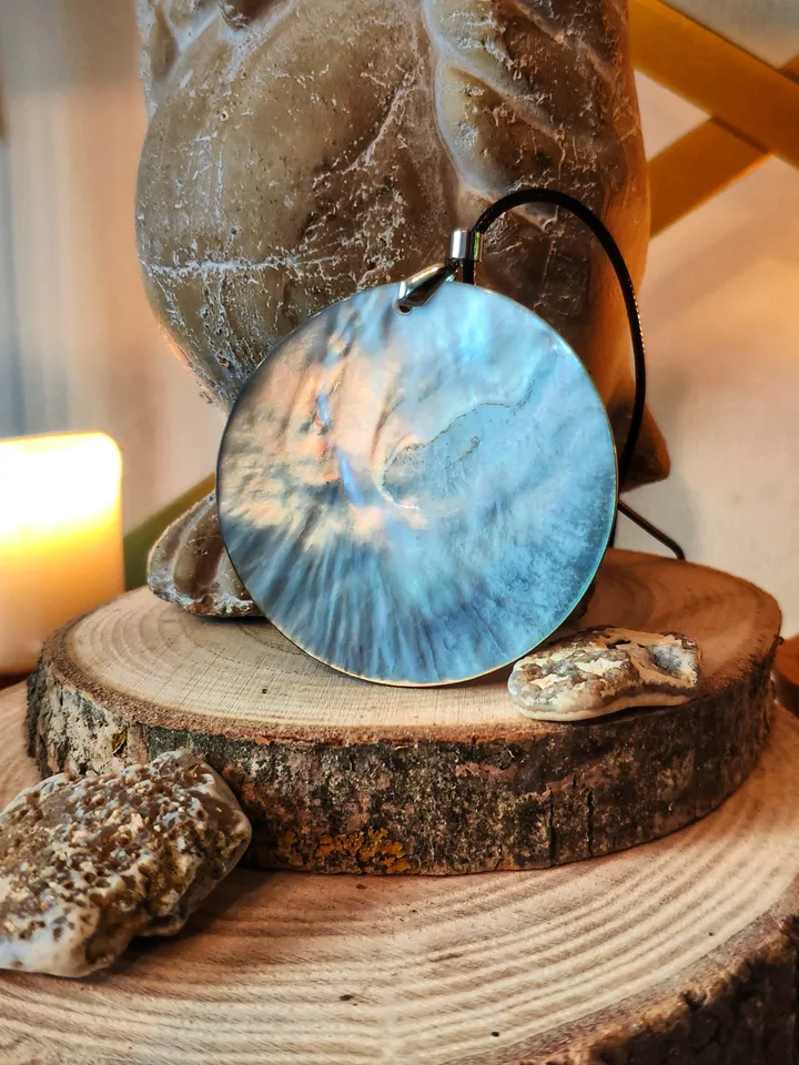 Pearl pendant necklace: Three Wolves howl at the moon Handmade jewelry Magic of painting art jewelry Art gift Fedoskino Collectible shell