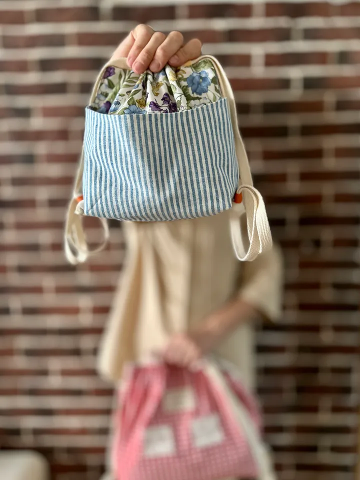 25х25 cm RUCKSACK
with a pocket step-by step photo
SEWING PATTERN and a pattern-template of a large backpack.