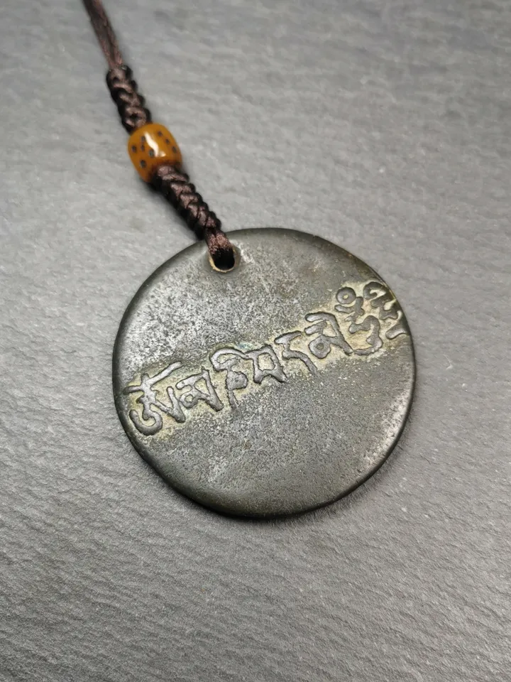 Gandhanra Vintage Tibetan Chenrezig / Padmapani Amulet,Om Mani Padme Hum Badge Pendant, Made of Thokcha,1.7&quot;
