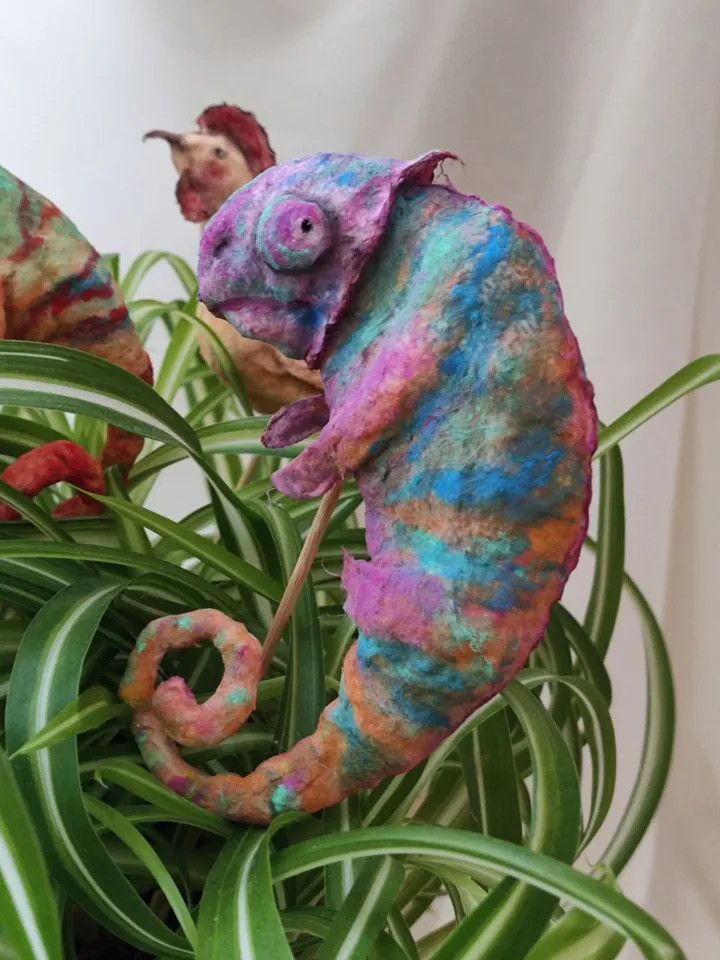 Chameleon topper plant pot decoration