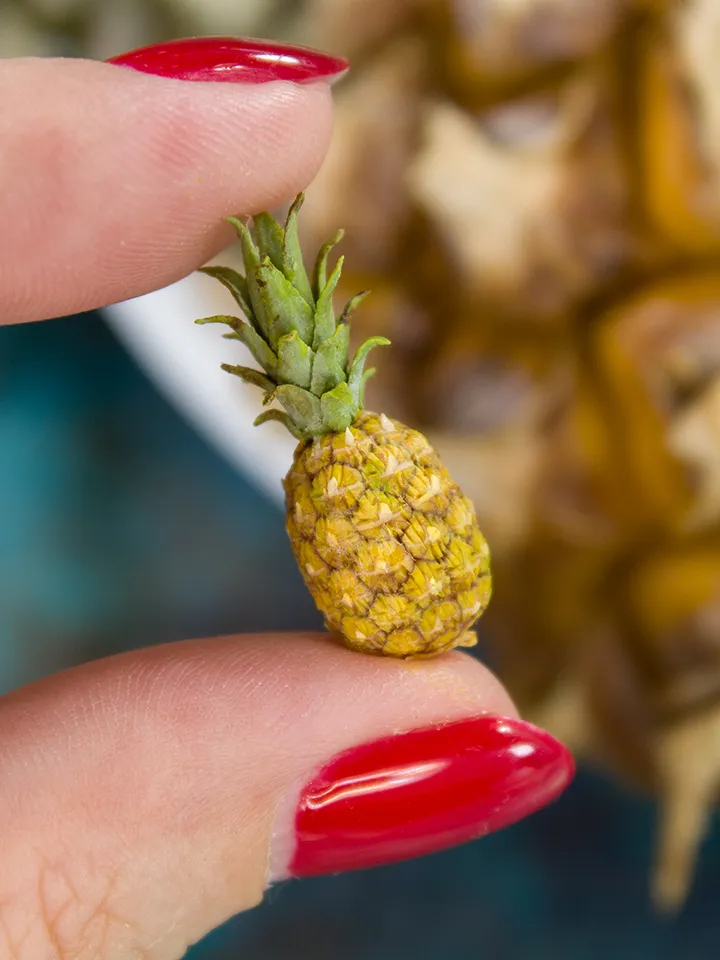 TUTORIAL Miniature Ripe Pineapple with polymer clay
