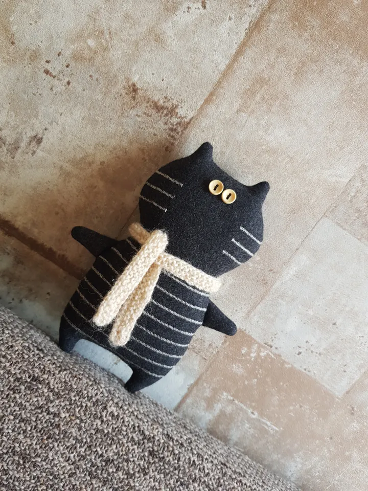 Black CAT sewing pattern PDF, digital tutorial in english, Halloween doll diy
