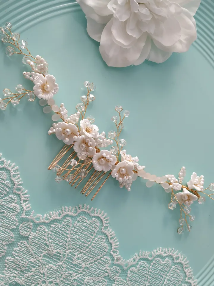 Floral Gold Wedding Hair Comb, Delicate Bridal Headpiece, Porcelain Flower Bridal Hair Comb, Flower Bridal Hair Accessories, Jewelry Tiara