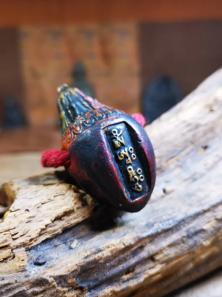 Gandhanra Old Tibetan Niang La Tsa Tsa Statue,Stupa Amulet,Pagoda Pendant,Small Size 48mm,50 Years Old