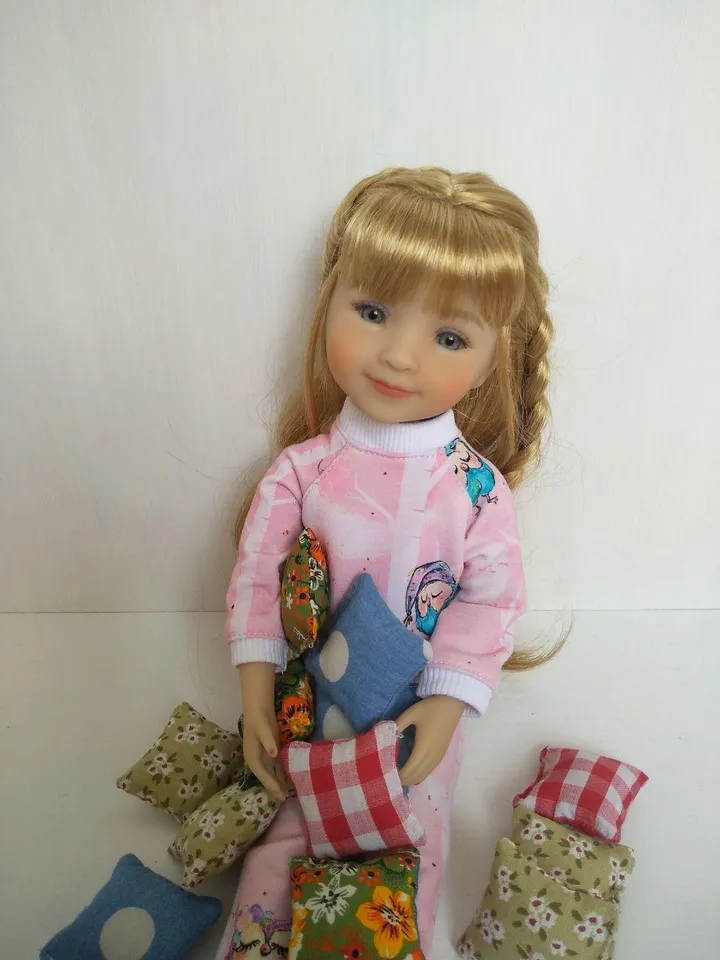 PDF sewing pattern for Ruby Red Fashion Friends dolls.