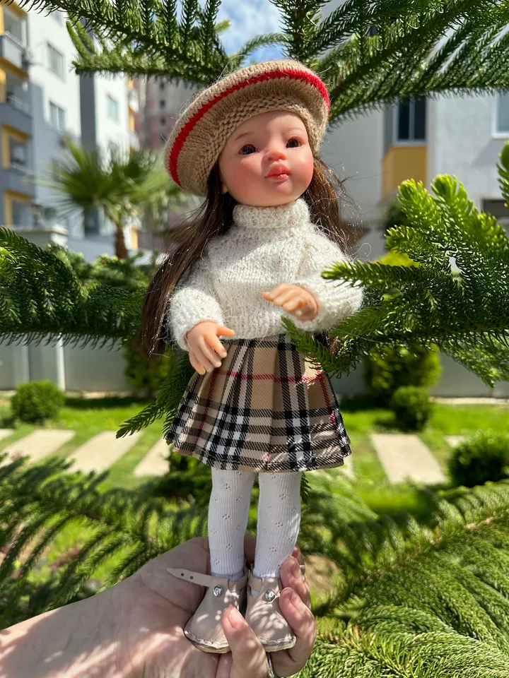 Paola Reina Doll 5 ITEMS Set: Exclusive Handmade Outfit - Beret, Skirt, Sweater, Tights, Shoes
