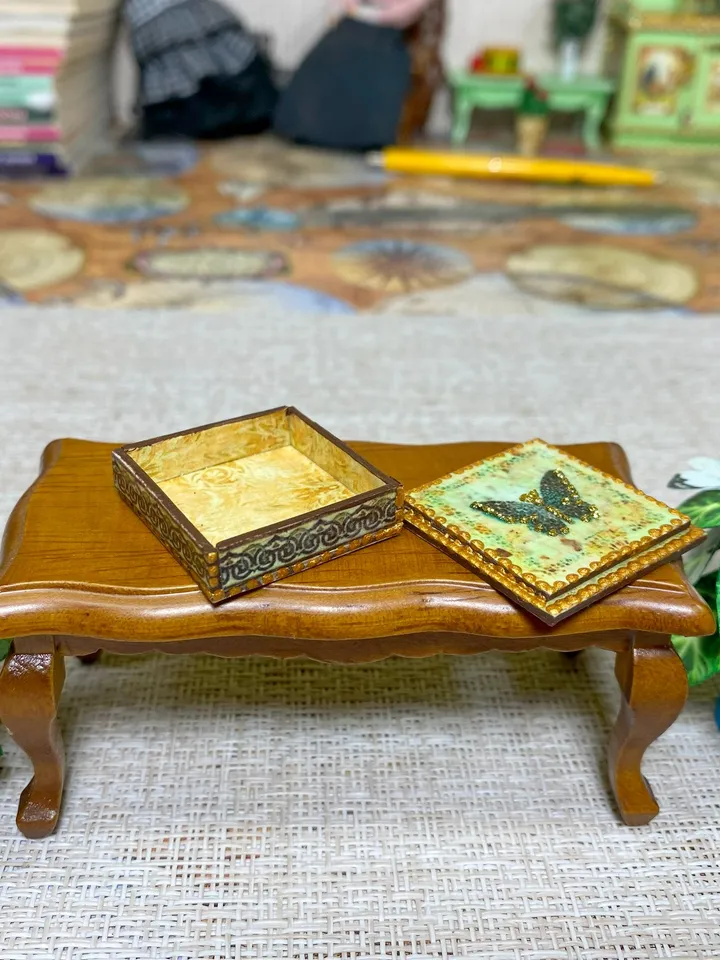 Tutorial. 1:6 and 1:12. Box for a doll house. Miniature doll house.