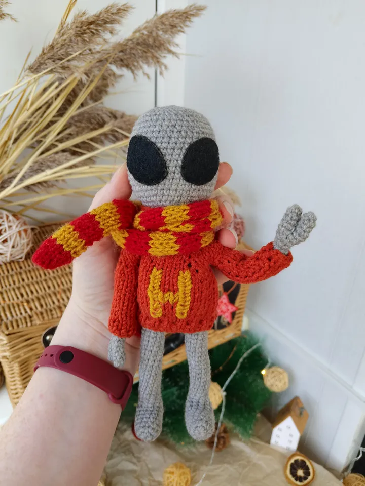 Alien gray doll in Harry Potter dress, UFO toy, Custom plush, Alien lover gift. Harry Potter lover gift.