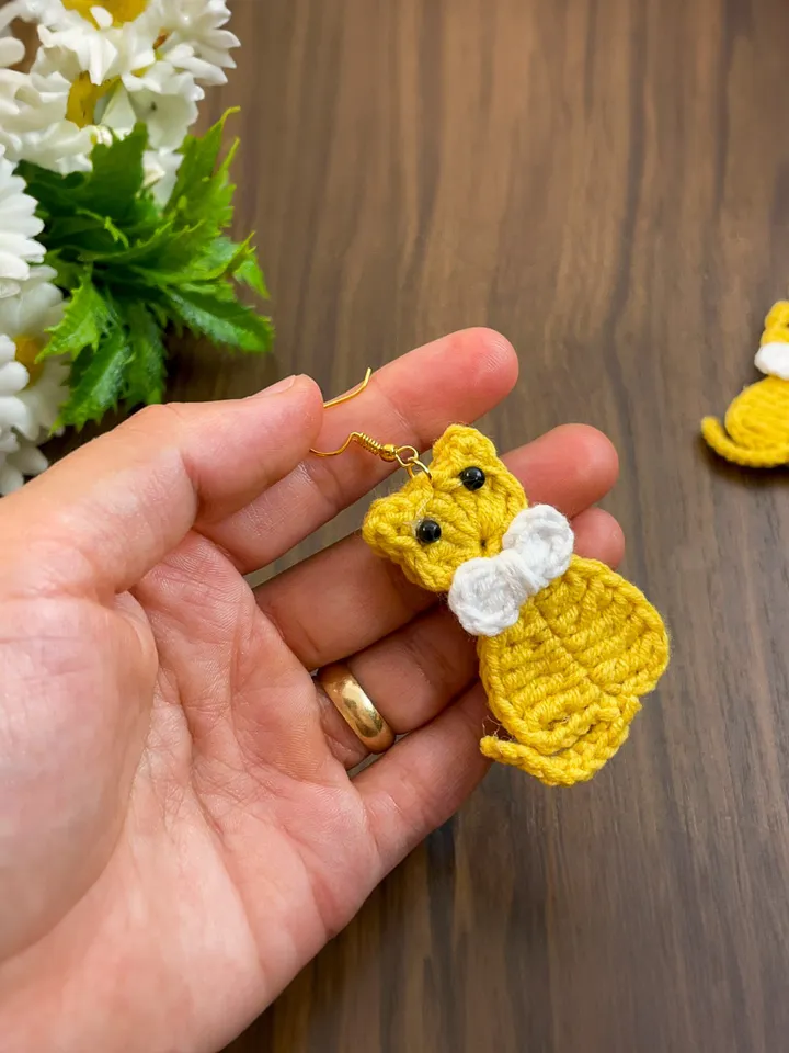 Crochet Cat Earrings Tutorial - Easy Handmade Micro Crochet Jewelry - Unique Present for Cat Lovers and DIY Enthusiasts