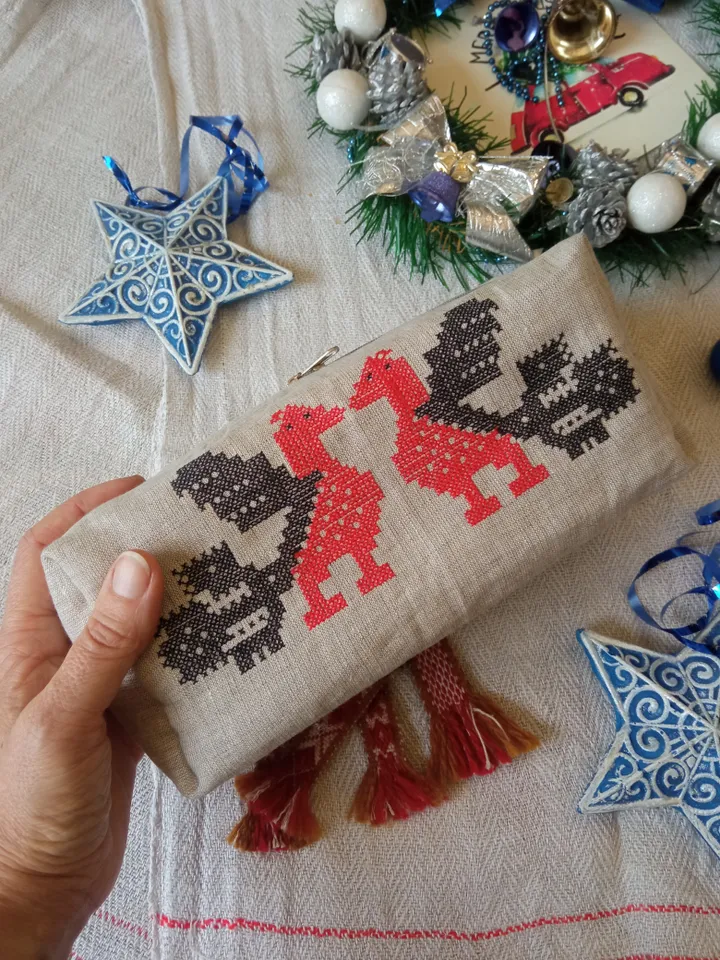 Cosmetic bag or pencil case made of linen with embroidery of a traditional Belarusian ornament