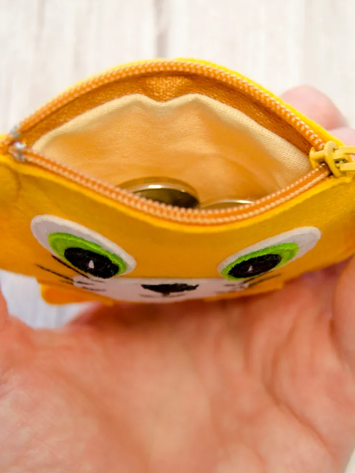Cute Cat purse with lining, Pattern, Tutorial, SVG files in 2 sizes