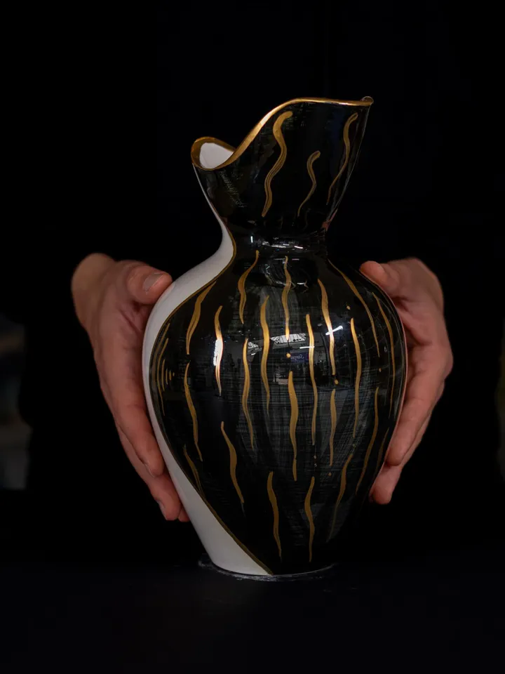Black and White Vase For Flowers with Gold Accents – 28 cm | Modern and Elegant Design  Decorative Vase, Home Decor