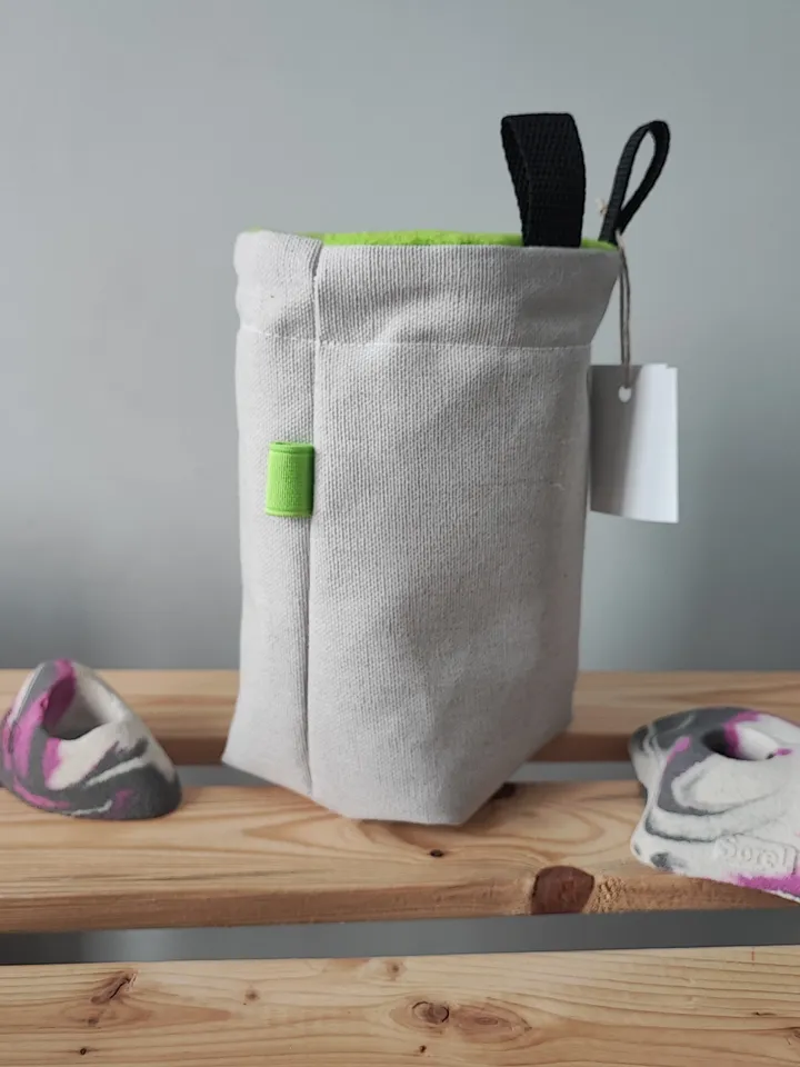 Avocado rock climbing chalk bag for climber