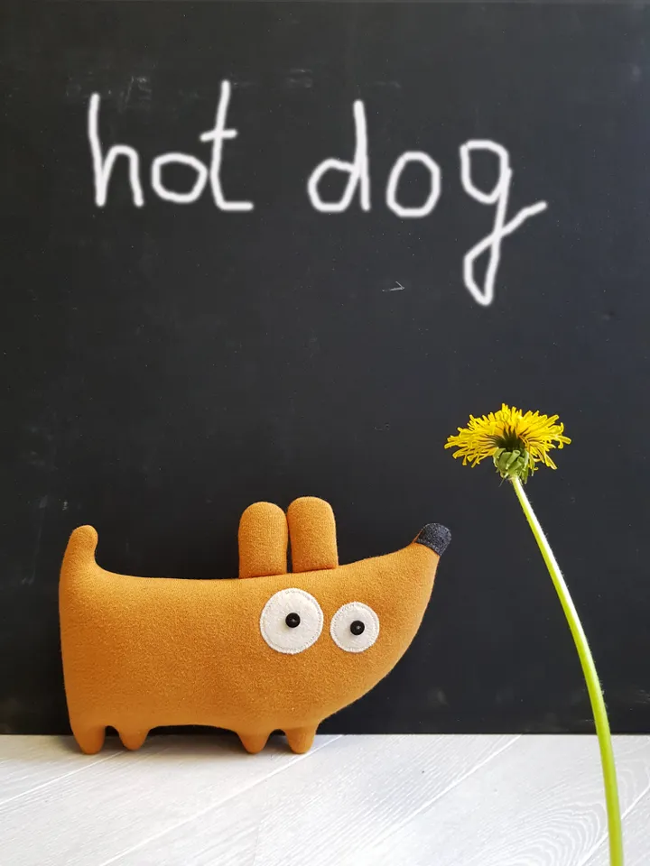 Yellow Dog Sewing pattern PDF, digital tutorial in english, stuffed animal diy