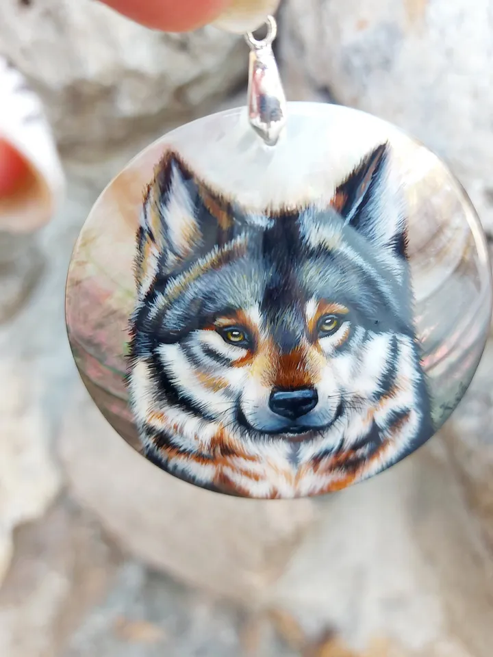 Miniature Hand Painted Beautiful Pearl Wolf Pendant Mother of Pearl Russian Necklace Magic Painting Fine Art Jewelry Fedoskino
