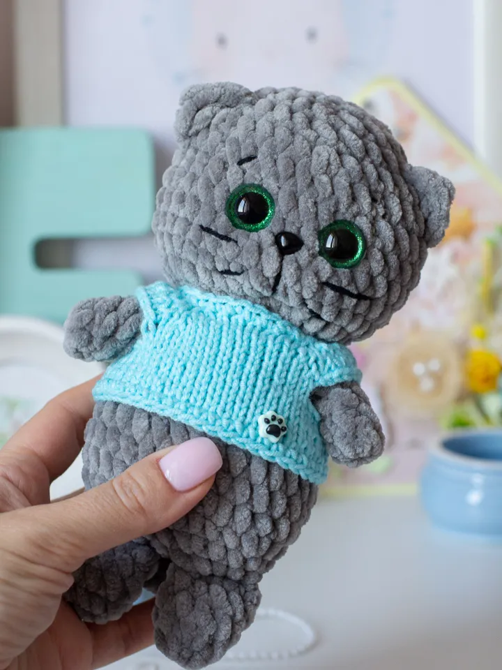 Soft toy Basik crochet cats made of plush yarn 17cm