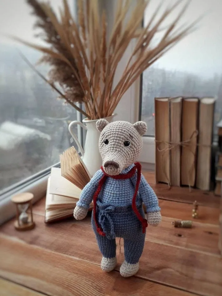 Amigurumi Teddy Bear ccrochet pattern. Vintage amigurumi teddy bear in clothes crochet pattern