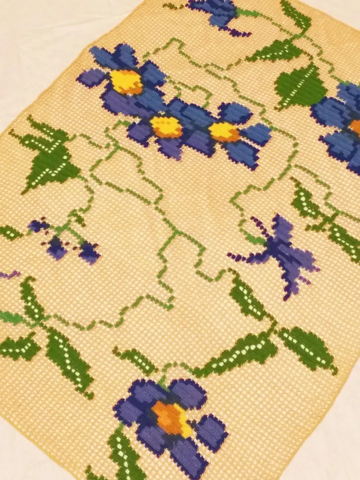 Heirloom crochet tablecloth. Pattern. Design for home.