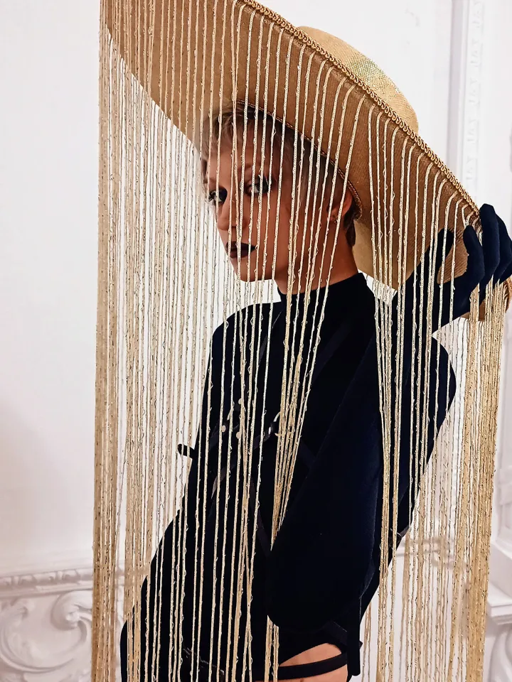 gold hat, hat with fringe, hat with threads to the floor, hat with gold fringe, big hat, sequin hat, party hat, giant hat