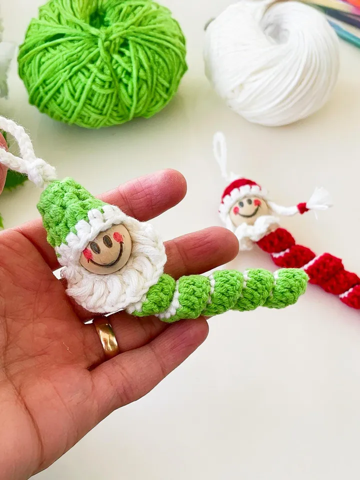 Crochet Santa Caterpillar, Digital Holiday Crochet Pattern for Decor, Adorable Christmas DIY Ornament Gift for Beginners