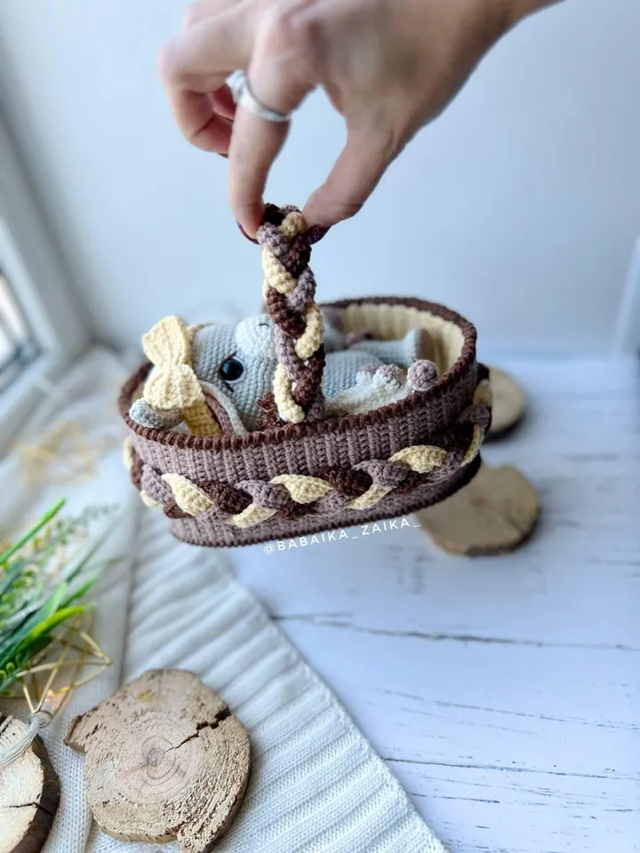 PDF Crochet Pattern Baby Horse in a Basket, Amigurumi horse pattern, Crochet horse, Cute horse, Animal pattern, Small Baby Toy Pattern
