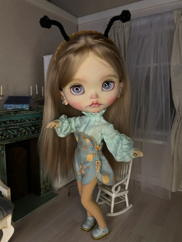 Blythe doll