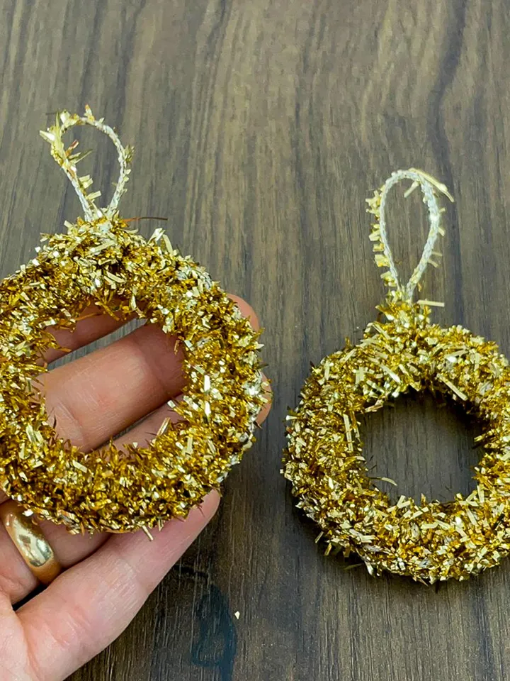 Gold Tinsel Wreath Crochet Pattern, DIY Festive Ornament PDF, Handmade Christmas Décor Tutorial, Beginner Holiday Craft Project