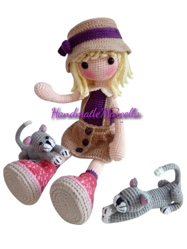 Tessa Amigurumi Doll with Kittens โ 37 cm Handmade Articulated Cotton Doll โ Collectible Crochet Doll โ Gift for Doll Lovers