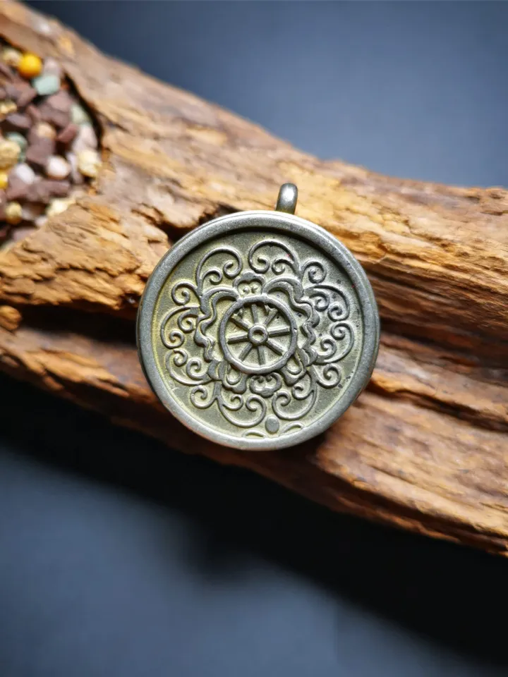 Gandhanra Vintage Green Tara Gau Ghau Shrine,Round Tibetan Buddhist Altar Amulet Pendant,Made of White Copper