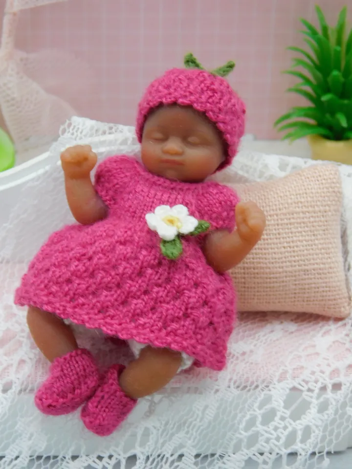 Miniature doll clothes set for tiny silicone Zuru baby doll
