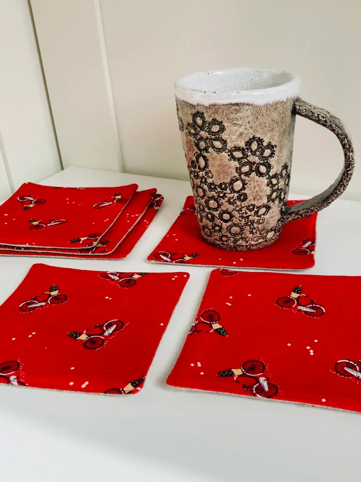 Coasters with New Year's Eve Set of 6 Linen-cotton coasters 4.5'' x 4.5''