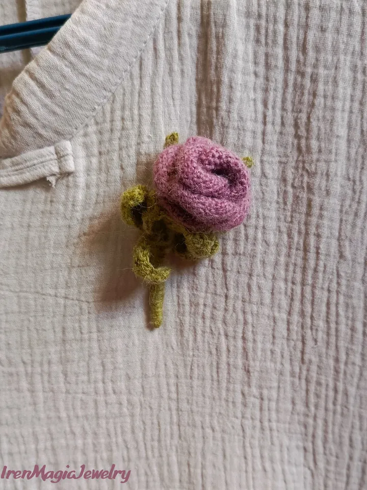 Dusty Pink Mohair Rose Brooch – Romantic Handmade Flower