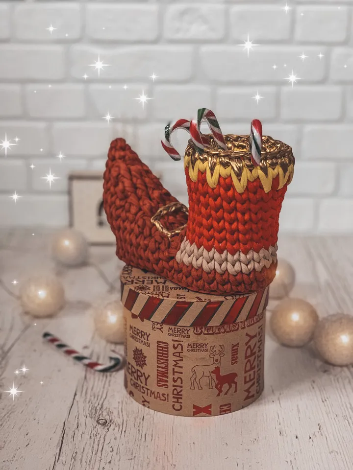Crochet elf’s boot, Christmas beige basket, gift for lucky, interior Scandinavian gift, bathroom storage, wall hanging, eco friendly boot