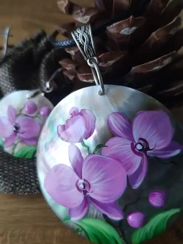 Handmade jewelry set: Pink orchids flowers on pearl pendant and earrings • Hand painted shell jewelry • unique floral set for evening dress