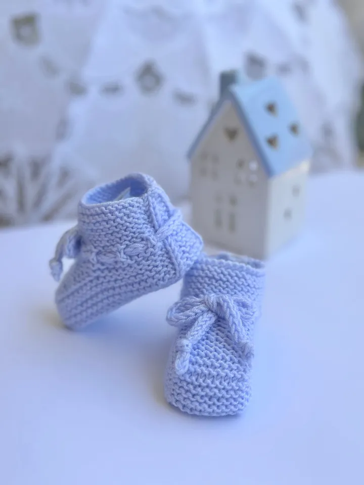 PDF Newborn Booties Seamless Knitting Pattern – Comfort for Your Newborn Tiny Feet with video ENG