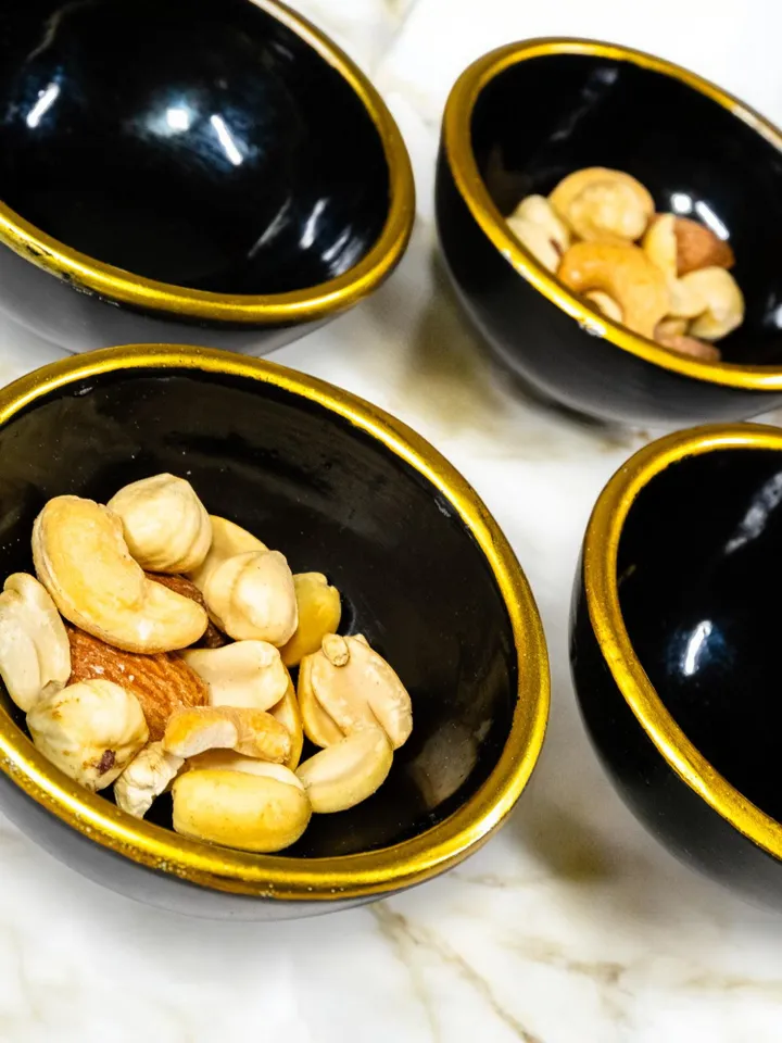 Handcrafted Ceramic Bowl Set | Handpainted 6-Piece Set for Nuts and Dried Fruits | Elegant and Functional Design for Your Dining