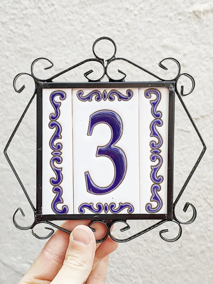 Ceramic letters and numbers 11cm (4.3") for the wall - Hand-glazed in Spain - "AZUL-CLASICA" models - Ceramic letters number -