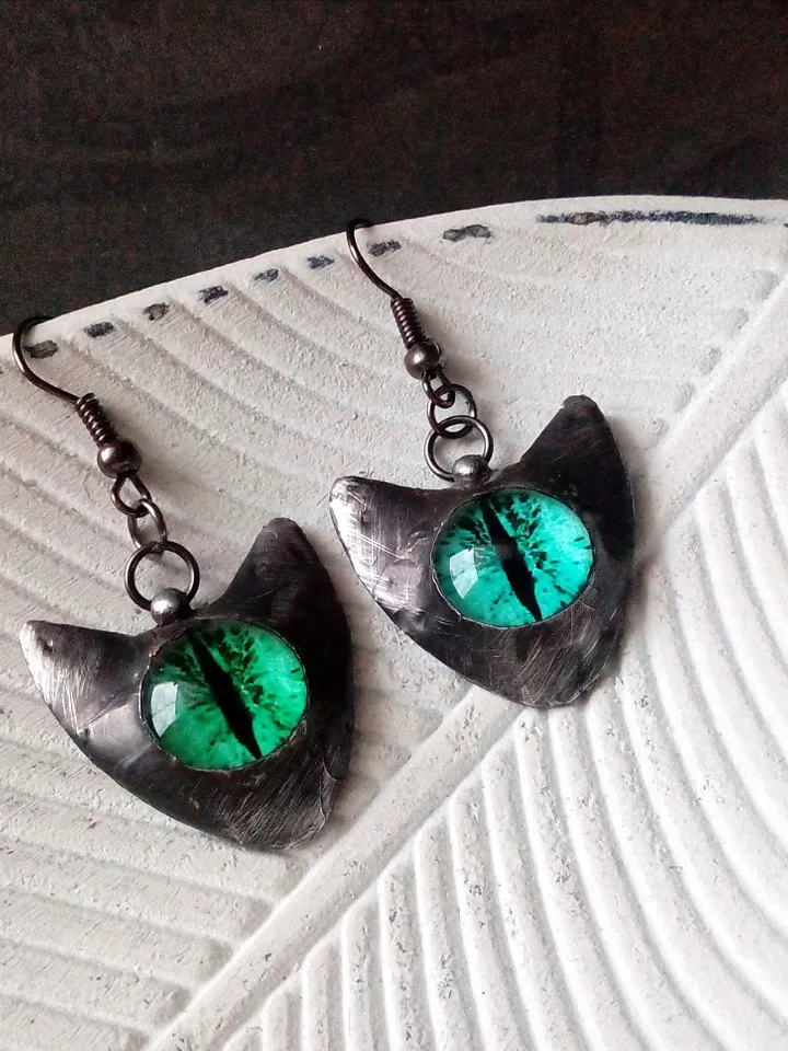 CAT eye earrings, Cat head earrings, Cat lovers bijouterie, Witch earrings, Halloween earrings, Tin soldered earrings