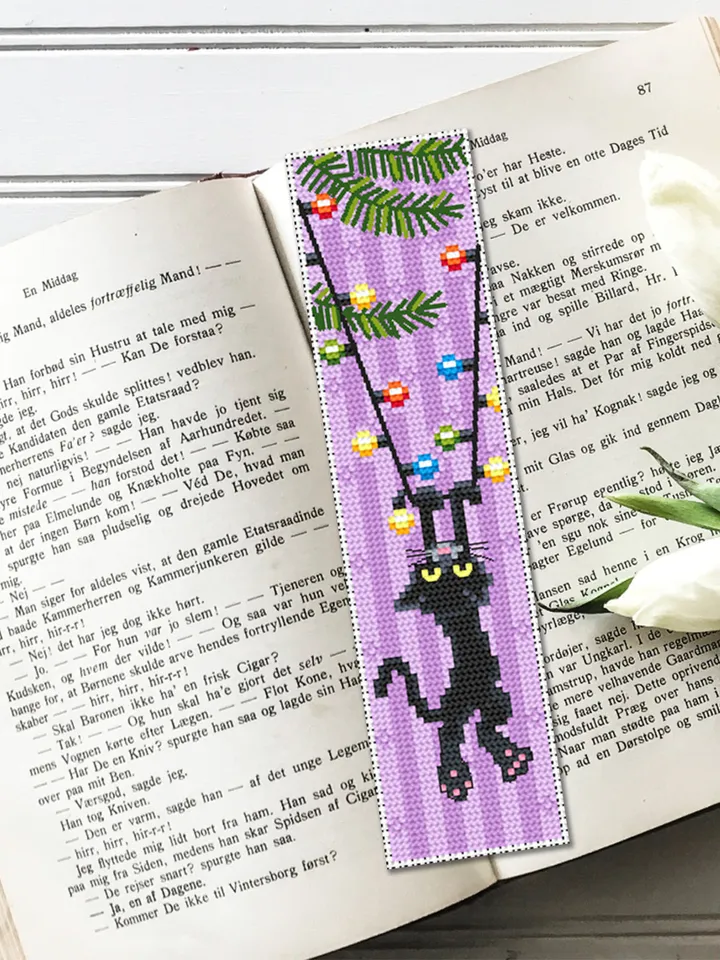 Christmas bookmark cross stitch pattern download PDF, Funny handmade bookmark digital PDF, Black cat cross stitch, Christmas garland #B95