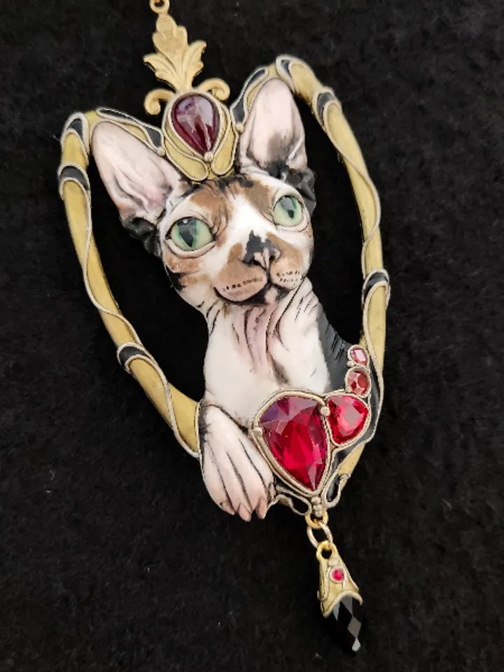Necklaces and brooches with your pets!