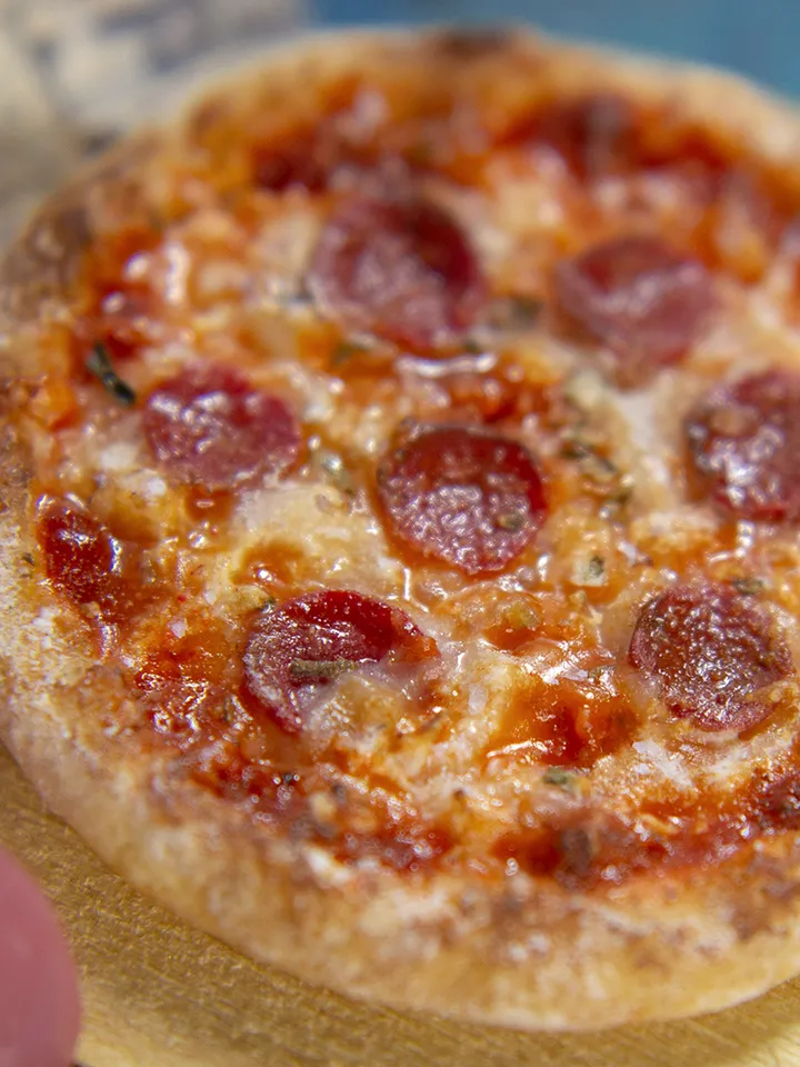 TUTORIAL Miniature pepperoni pizza with polymer clay