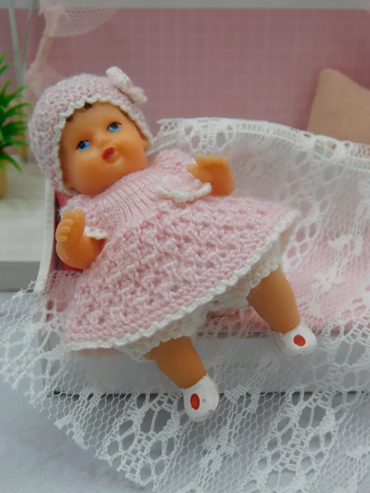 Miniature doll clothes for german Ari doll