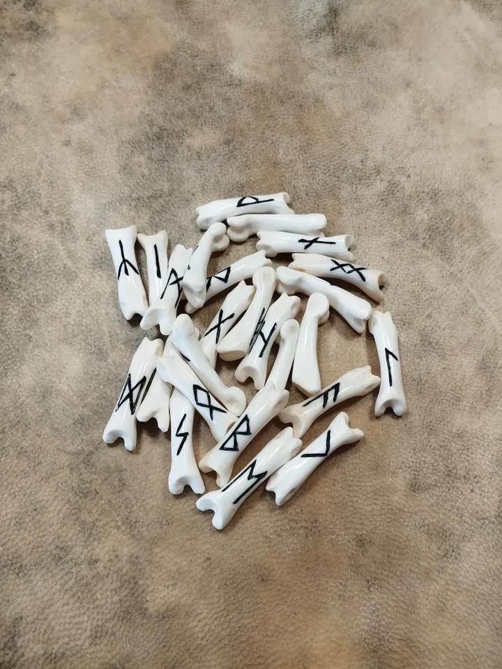 Lynx bone runes