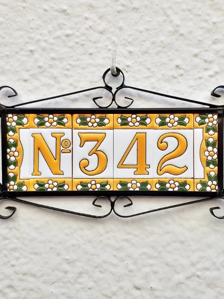Ceramic letters and numbers 7.5cm. (3") for the wall - Hand-glazed in Spain - "ARTECER-Amarillo" models - Ceramic letters number -
