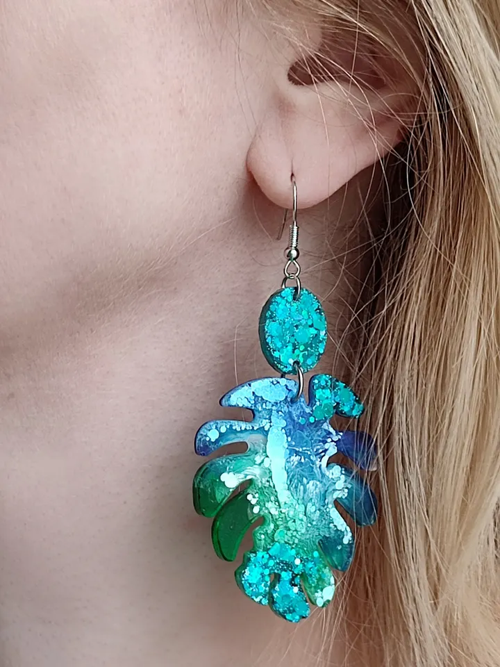 Monster leaf earrings,Handmade earrings, unique jewelry, stylish accessories, handmade gifts.