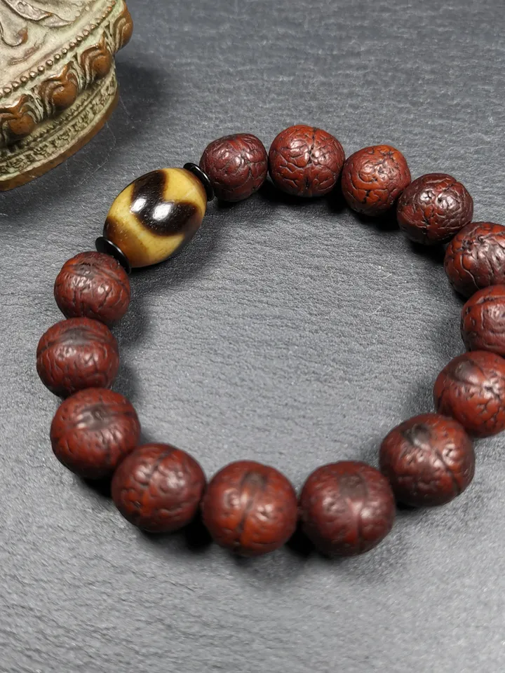 Gandhanra Unique Tibetan Dalo Dzi Bead Wrist Mala,Old Tiger Tooth Dzi with Bodhi Beads Bracelet