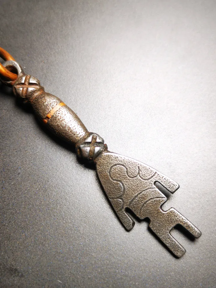 Gandhanra Handmade Tibetan Buddhism Amulet, The Key of Heart Pendant, Made of Cold Iron