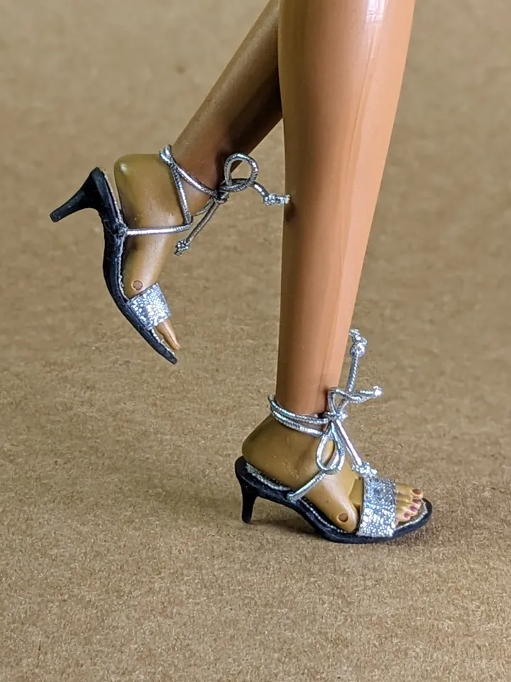Handmade silver sandals with elastic lace for 16-inch Integrity Dolls (FR16)