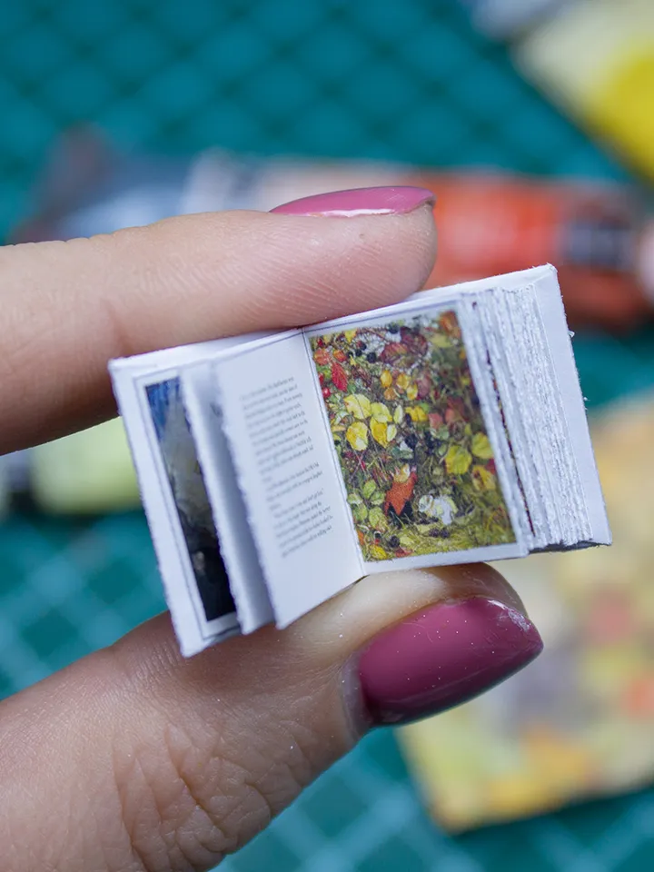 TEMPLATE 4 Miniature Brаmbly Hedgе books on 1 page