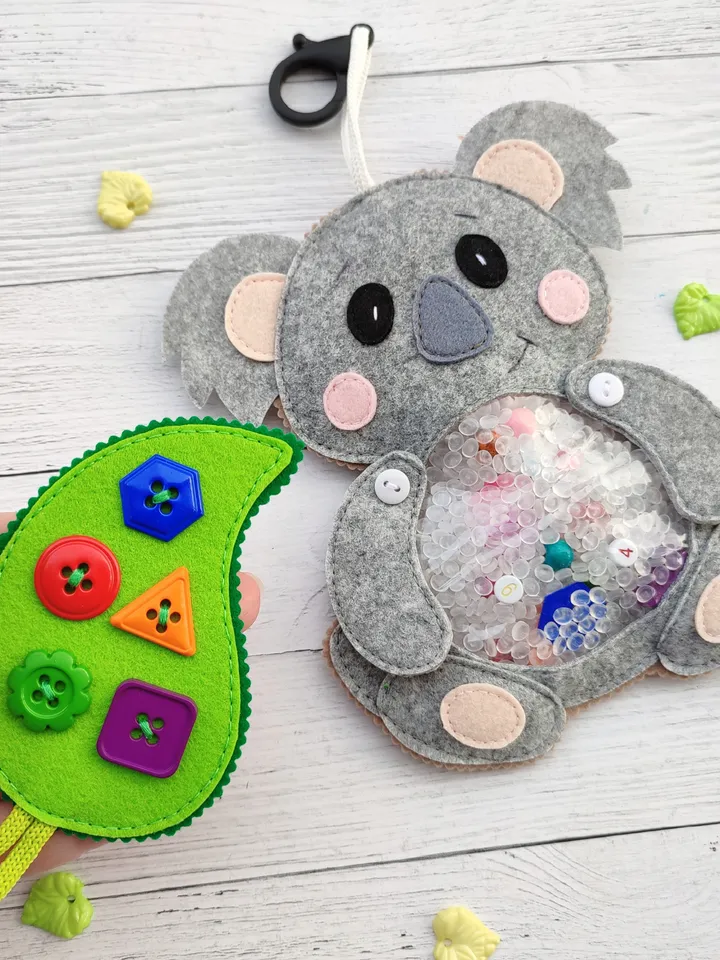 Koala I spy bag pattern for toddlers, I spy game, Busy Bag activity tutorial, Autism sensory toys for kids, Felt toy pattern, Travel Toys